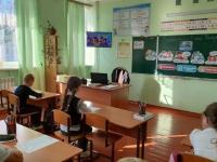 12 октября состоялось очередное занятие «Разговоры о важном». На этот раз возрастные группы говорили об одной общей теме — безопасности в цифровой среде, но содержание разговоров адаптировано к возрасту участников.